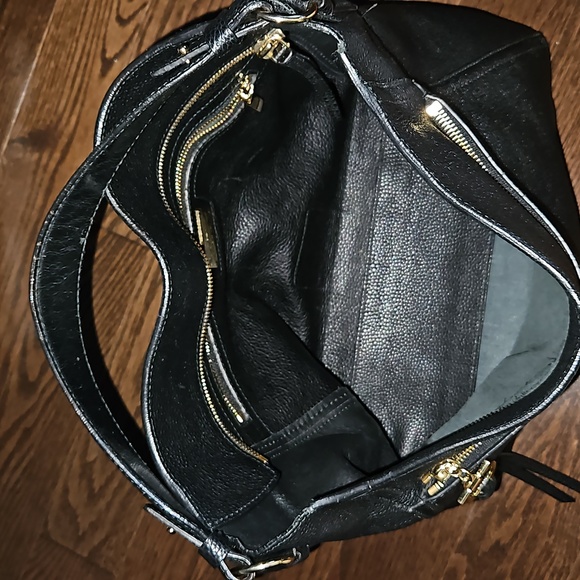 Salvatore Ferragamo Ally Hobo Black Leather Bag - Picture 7 of 8